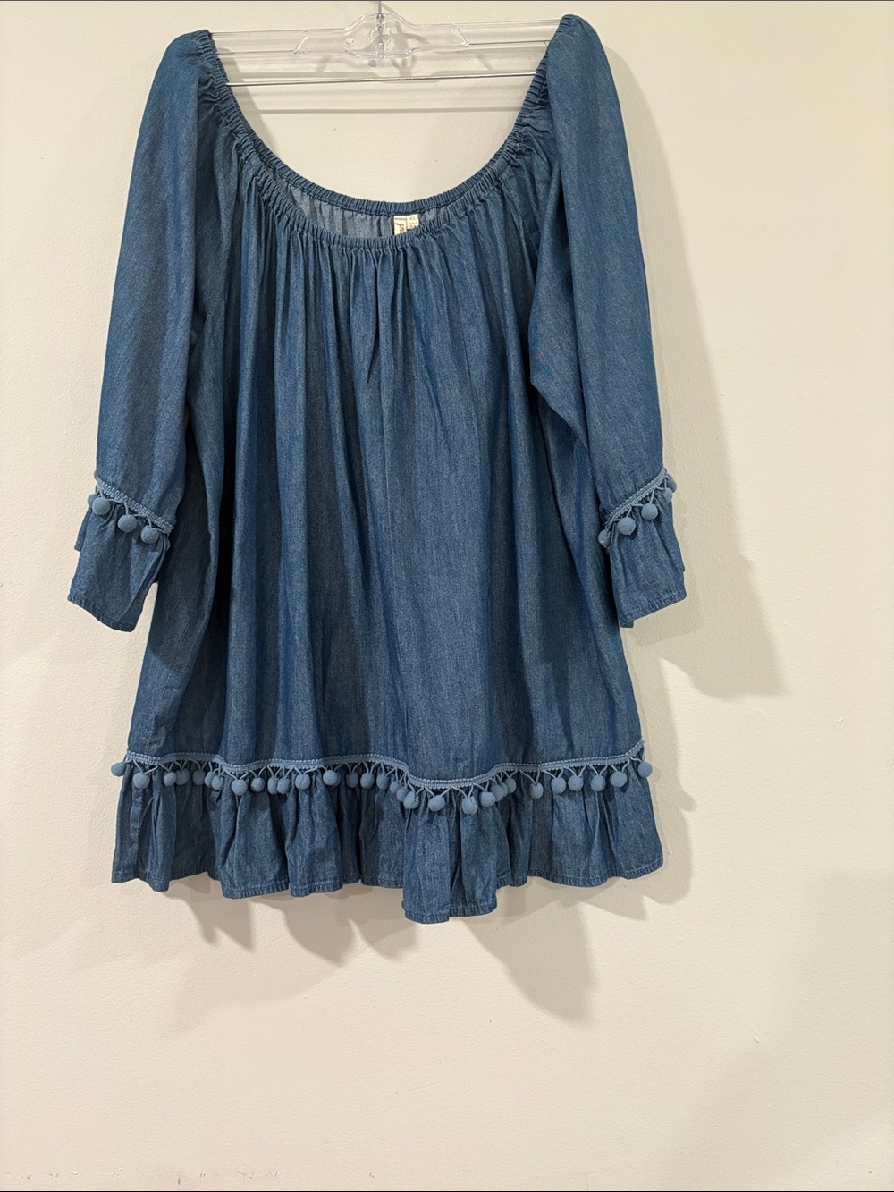GRAND & GREEN OFF SHOLDER BOHO CHAMBRAY BLUE RUFFLE POM POM TRIM SIZE XL